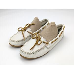 Minnetonka Women's Size 7 Ivory Cream Leather Moccasin Shoes Flats Rubber Sole
